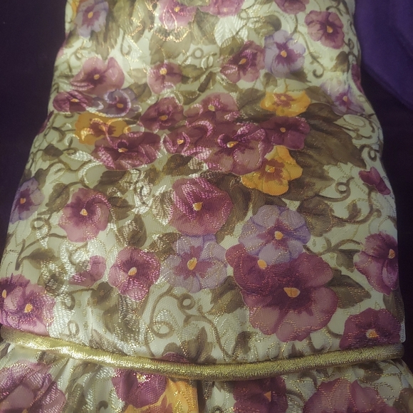 Vintage 52" tree skirt & (3) felt stockings - Picture 2 of 4